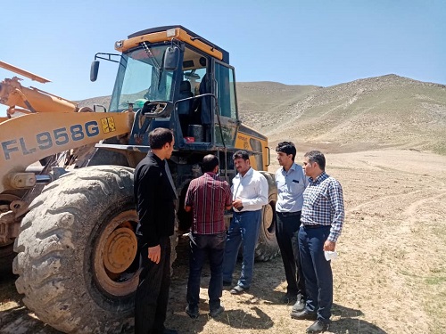 بازدید مدیران هماهنگی امور شهرداریهای استان و ماشین آلات سازمان همیاری از امکانات شهرداری زاوین