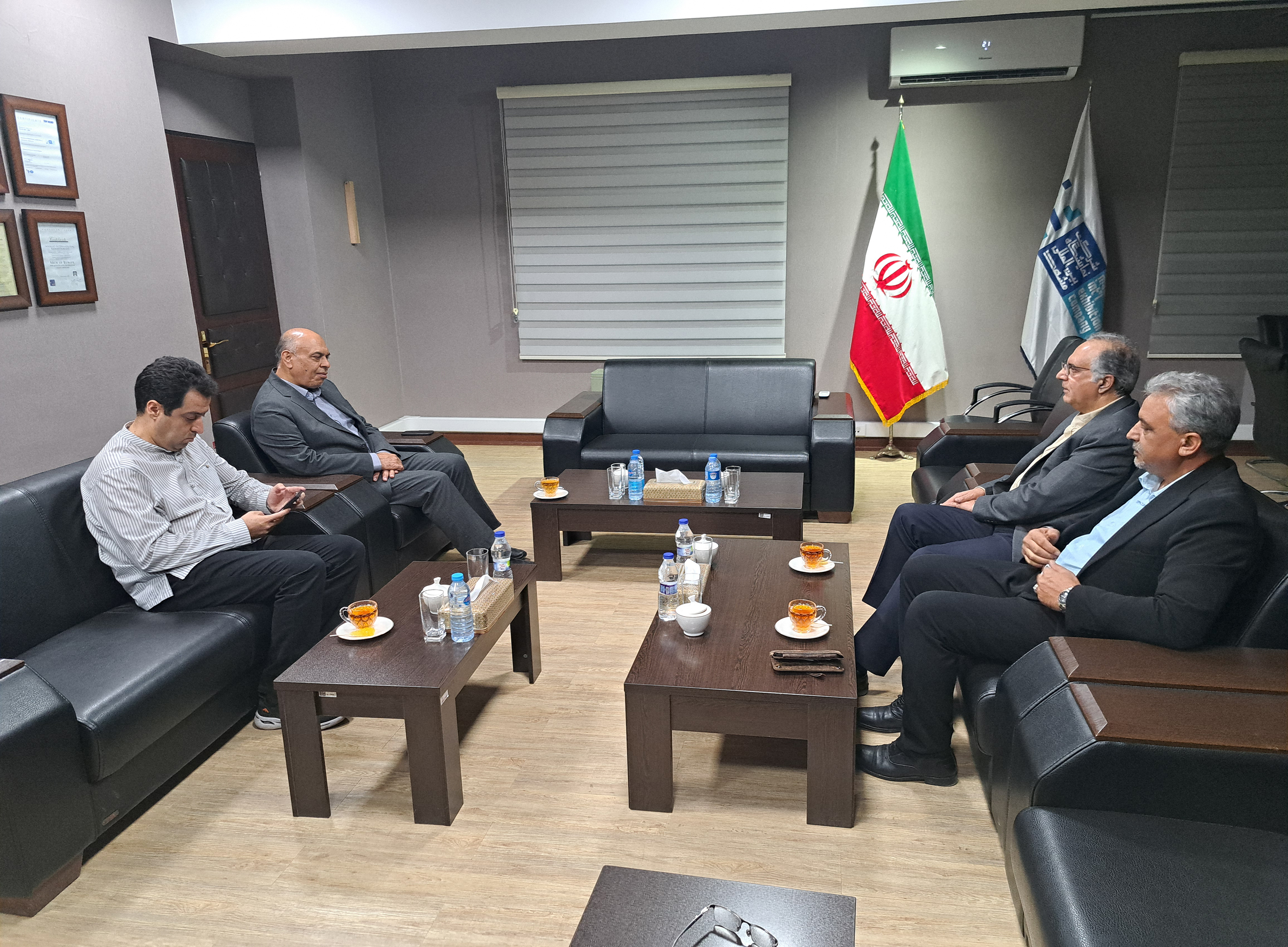 دیدار مدیر مؤسسه توسعه گردشگری با مدیر نمایشگاه بین المللی مشهد 