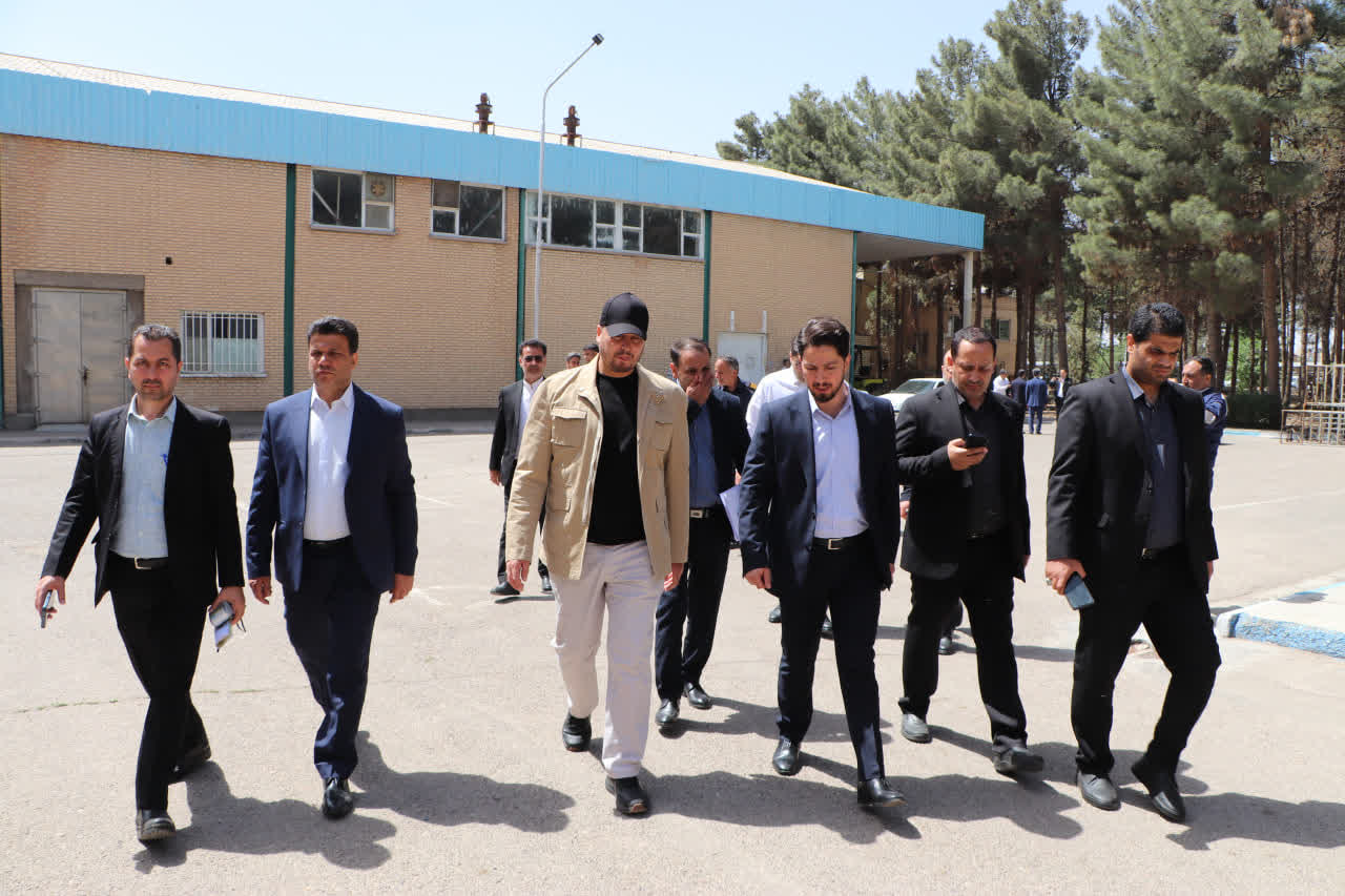 بازدید مدیرعامل سازمان همیاری از موسسه گوشت مشهد در روز عید قربان