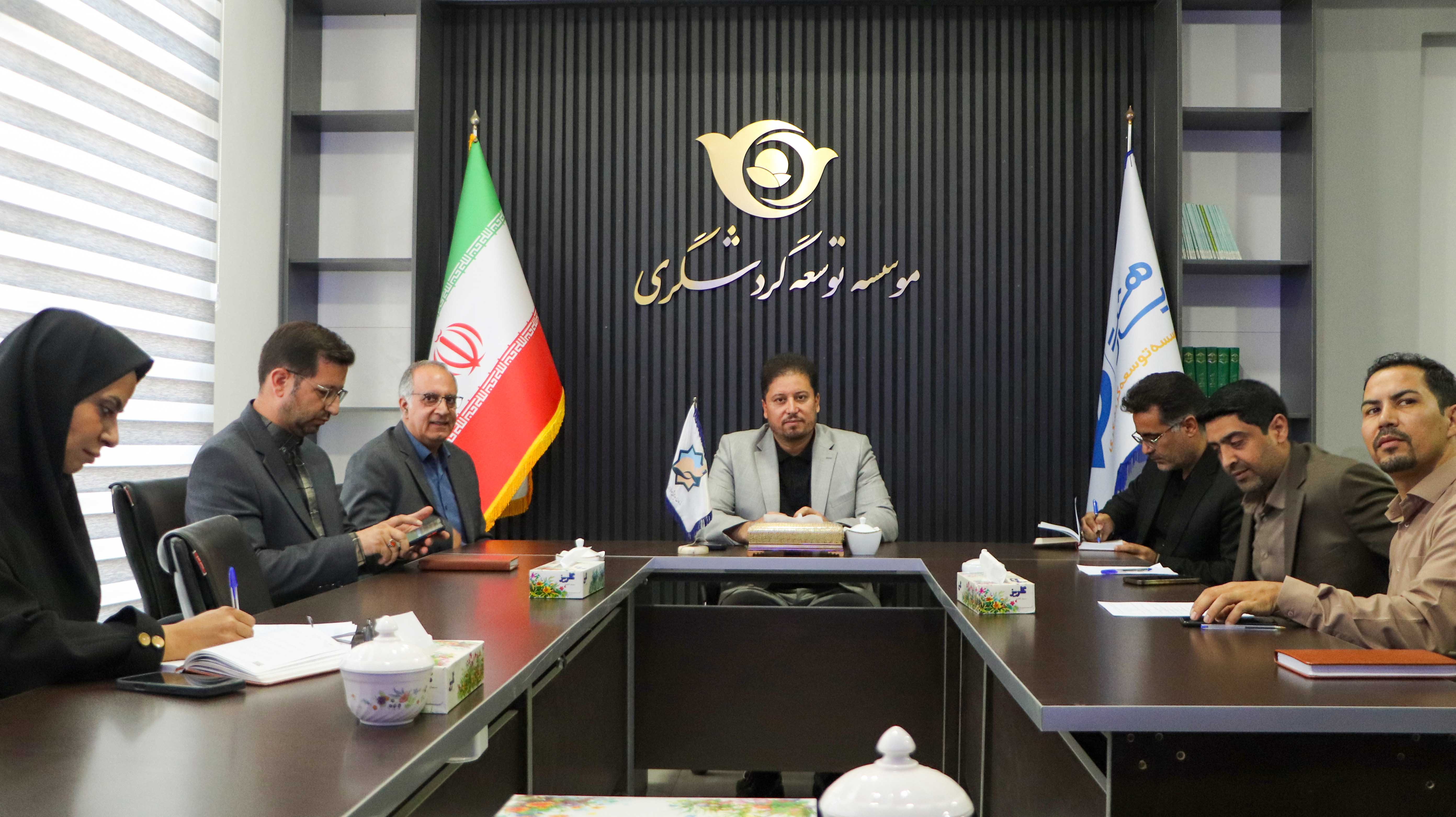 مدیرعامل سازمان همیاری شهرداری‌های خراسان رضوی بر ضرورت بهره‌گیری مؤسسه توسعه گردشگری از ظرفیت‌های سازمانی و گسترش دامنه فعالیت‌های این مؤسسه تأکید کرد.