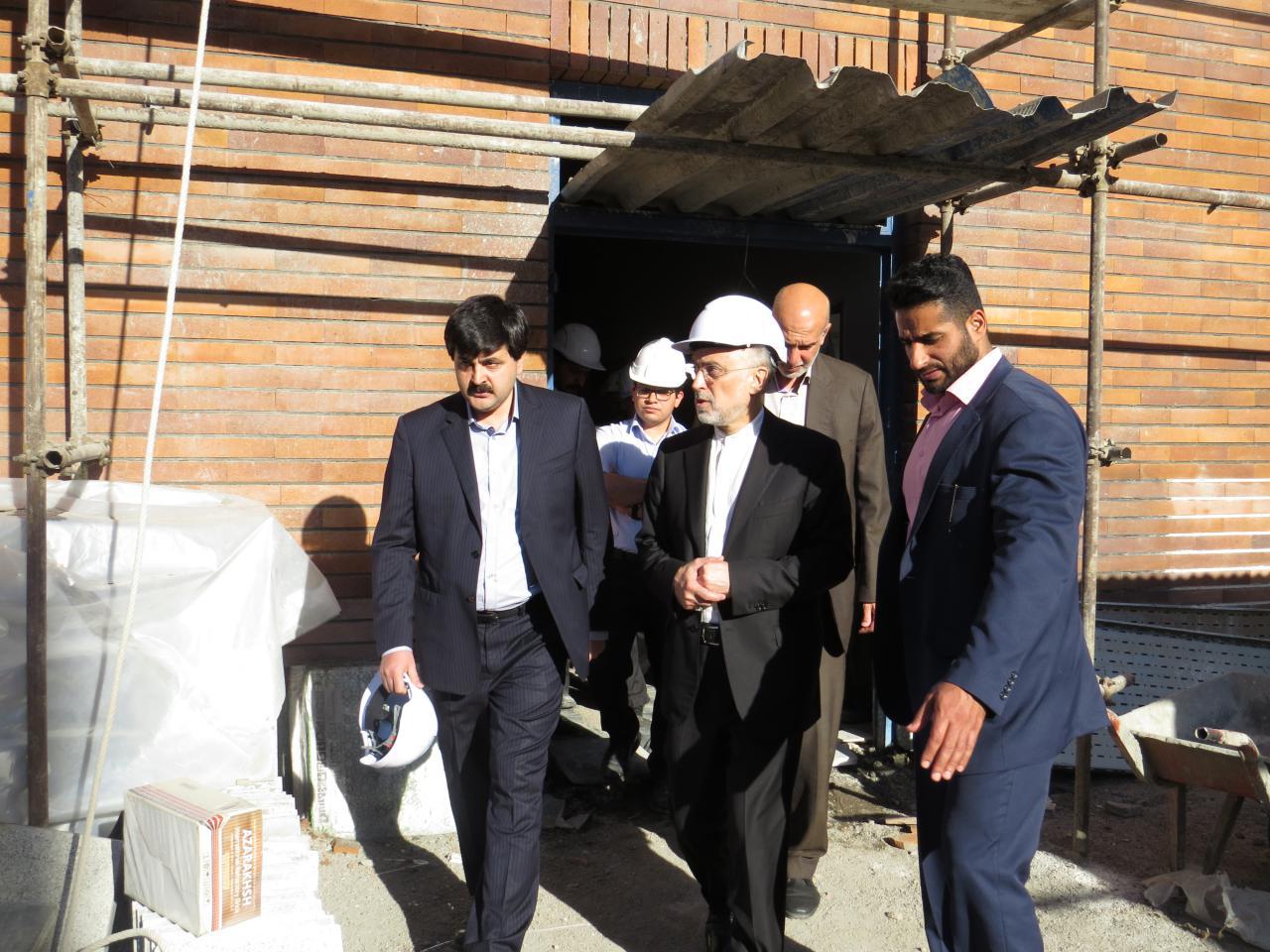 بازدید رییس سازمان انرژی اتمی ایران از دبیرستان انرژی اتمی مشهد