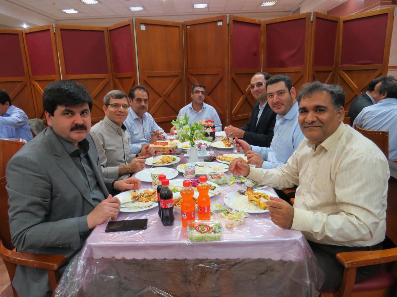 نشست صمیمی مدیرعامل سازمان با کارکنان