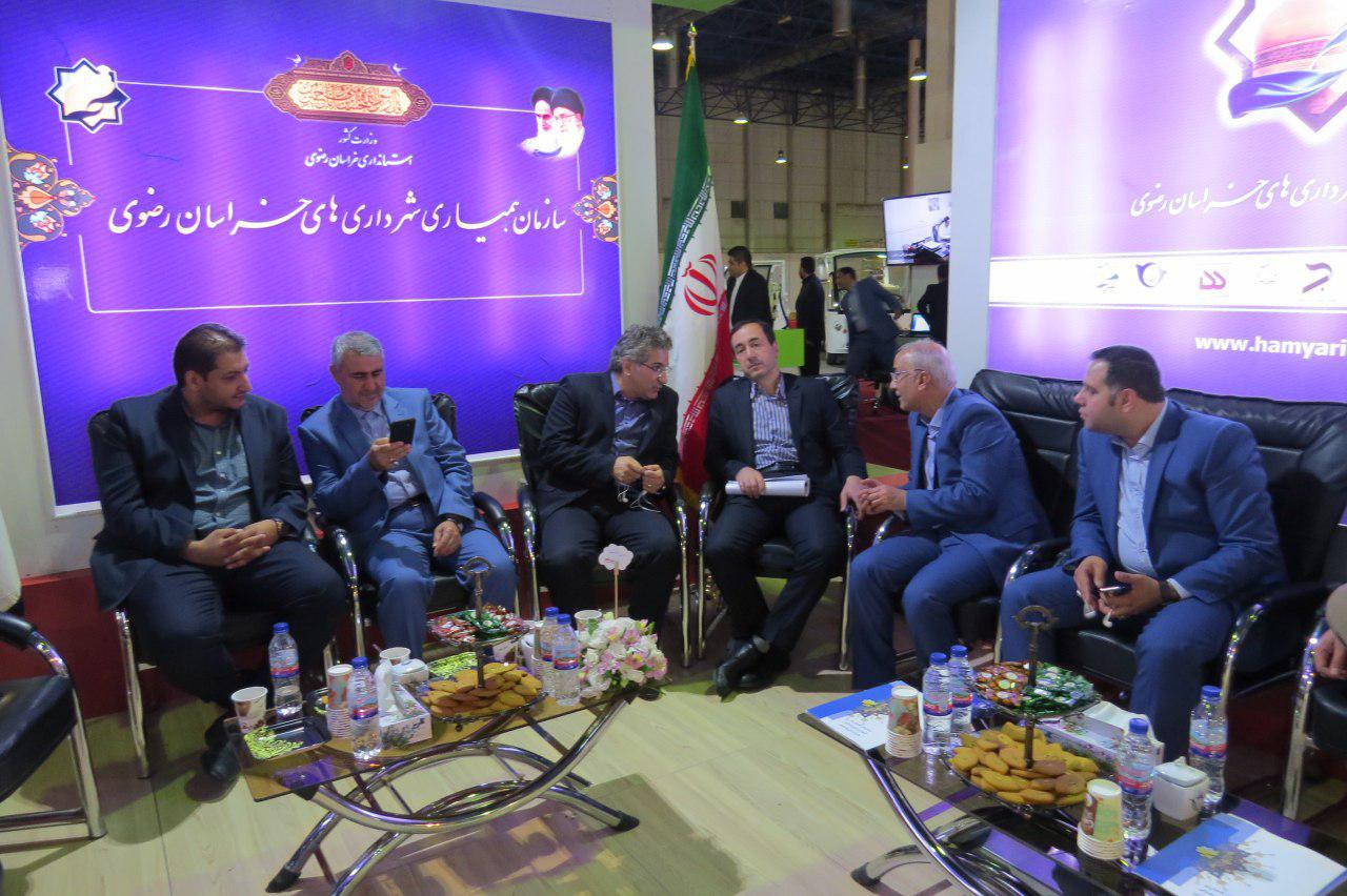 بازدید شهرداران، مدیران عامل  سازمان های همیاری و اعضای شورای شهر مشهد و دیگر شهرها از نمایشگاه