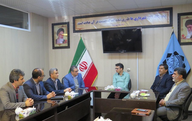 مدیرهماهنگی امور شهرداریهای سازمان همیاری استان در دیدار با شهردار تایباد عنوان کرد؛ رویکرد جدید سازمان همیاری در ارائه خدمات بازرگانی به شهرداریها