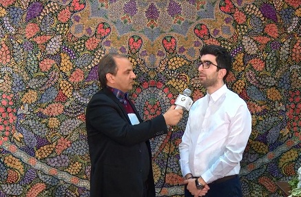 یک بافنده فرش ایرانی‌؛ برگزاری نمایشگاه کیفیت کالاها را به استانداردهای بین‌المللی نزدیک می‌کند