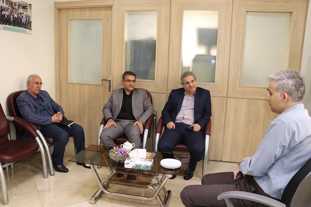 در دیدار معاون بازرگانی سازمان همیاری با مدیرکل دفتر فنی استانداری مطرح شد؛ همکاری دفتر فنی استانداری و سازمان همیاری خراسان رضوی در جهت افزایش حمایت ها از شهرداریها 