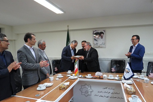 در جلسه ای با حضور کارکنان سازمان انجام شد؛ تودیع و معارفه معاون اقتصادی و سرمایه گذاری سازمان همیاری خراسان رضوی